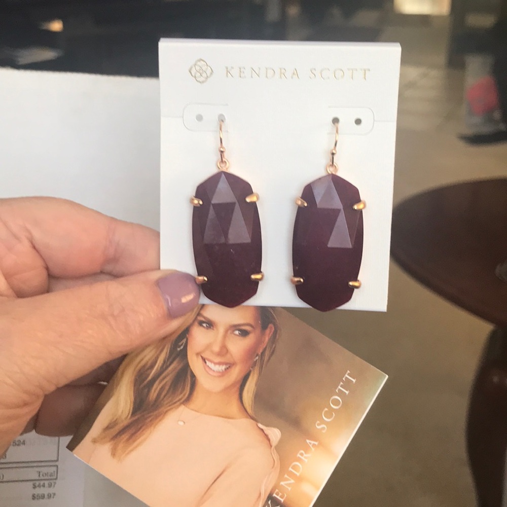 Kendra Scott Maroon jade necklace and earrings